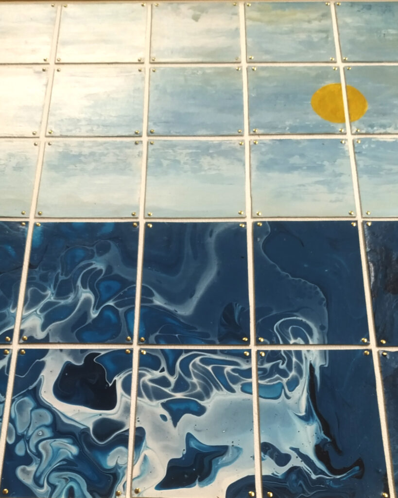 Nahansicht Kunstwerk Horizont mit acrylic pouring Wasser Effekt
