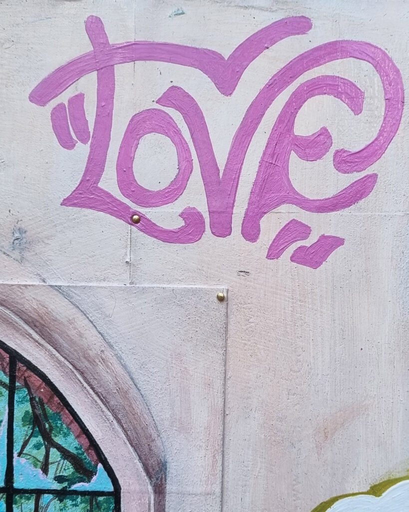 Verlassenes Gebäude mit Graffiti, Lost Places Kunst von Annett Wagner