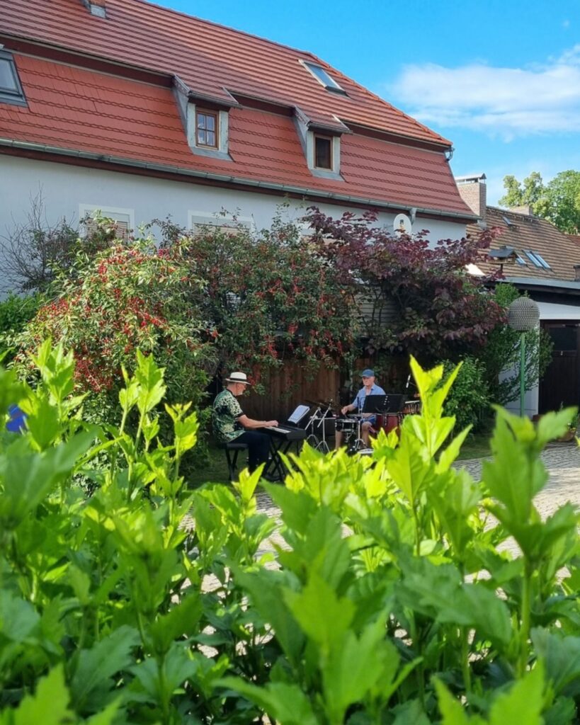 Musiker Michael Brandenburger und Karel Weyn
